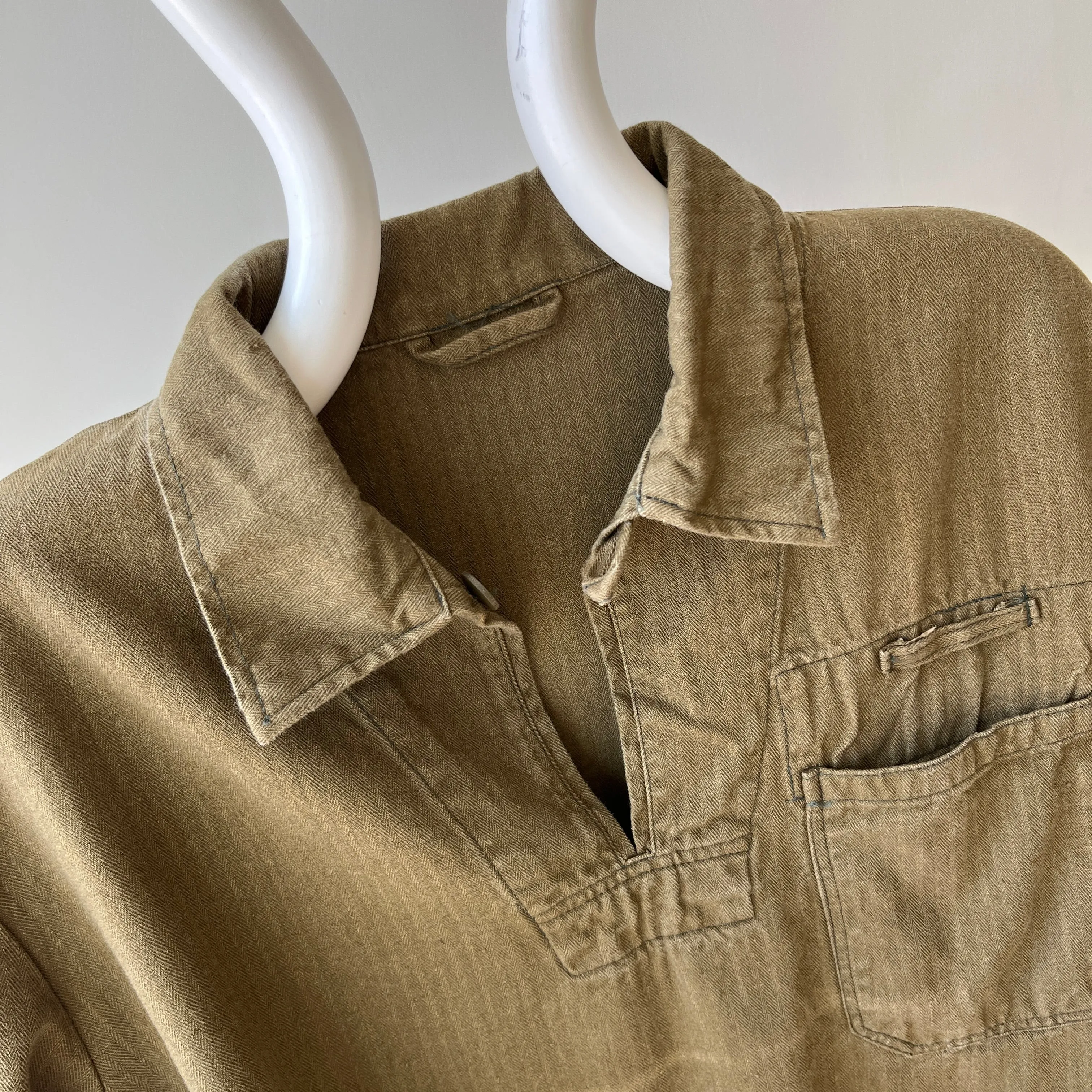 1970s HBT Olive Green Cotton Pullover Top with a Single Button