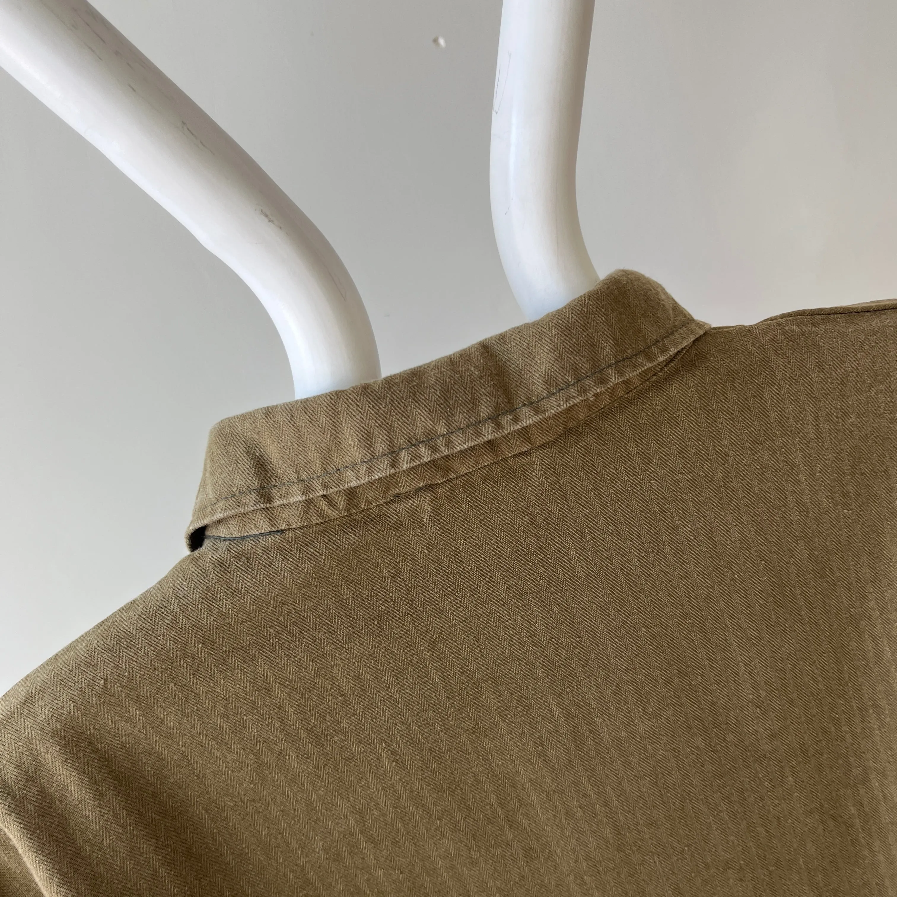 1970s HBT Olive Green Cotton Pullover Top with a Single Button