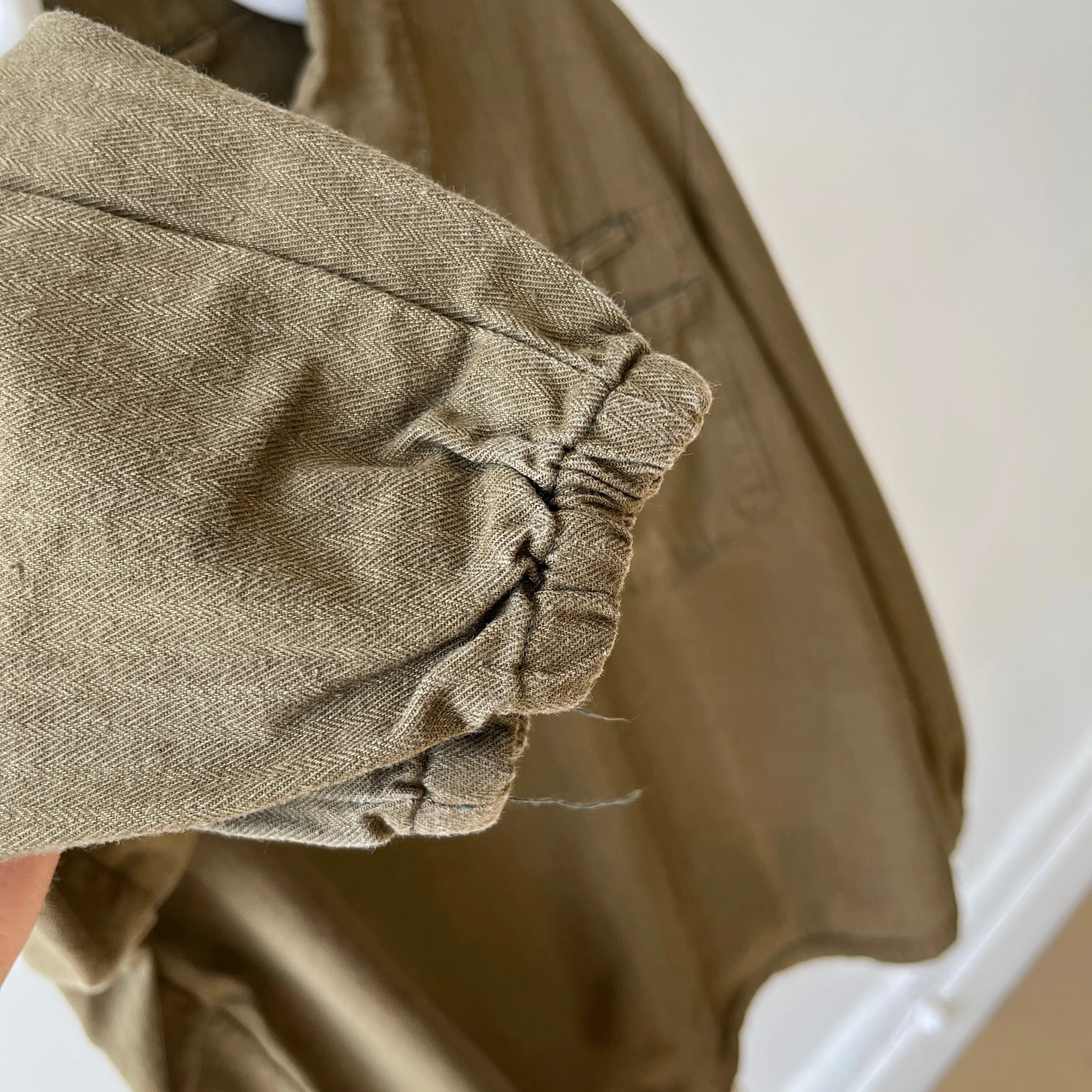 1970s HBT Olive Green Cotton Pullover Top with a Single Button