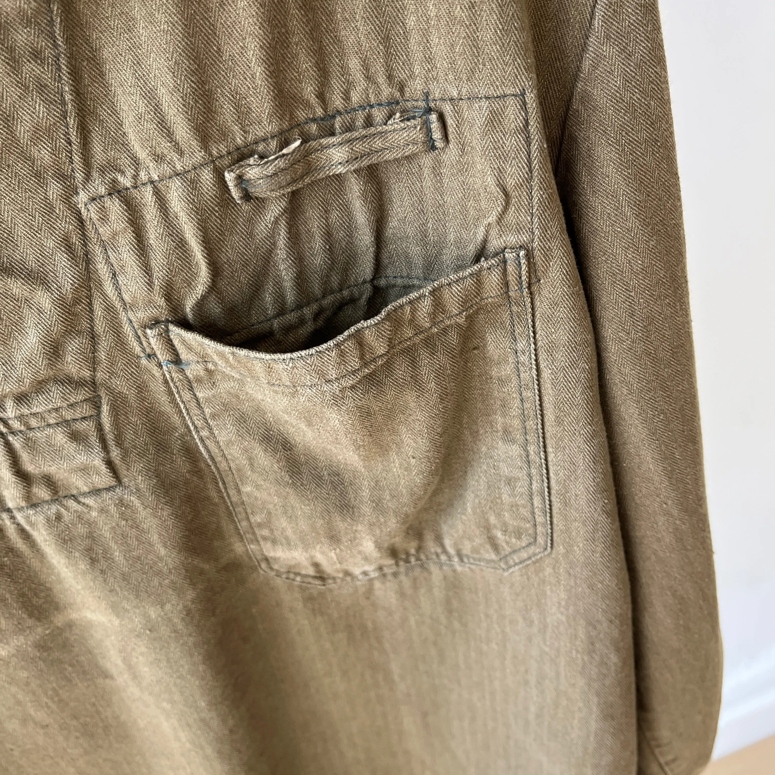 1970s HBT Olive Green Cotton Pullover Top with a Single Button