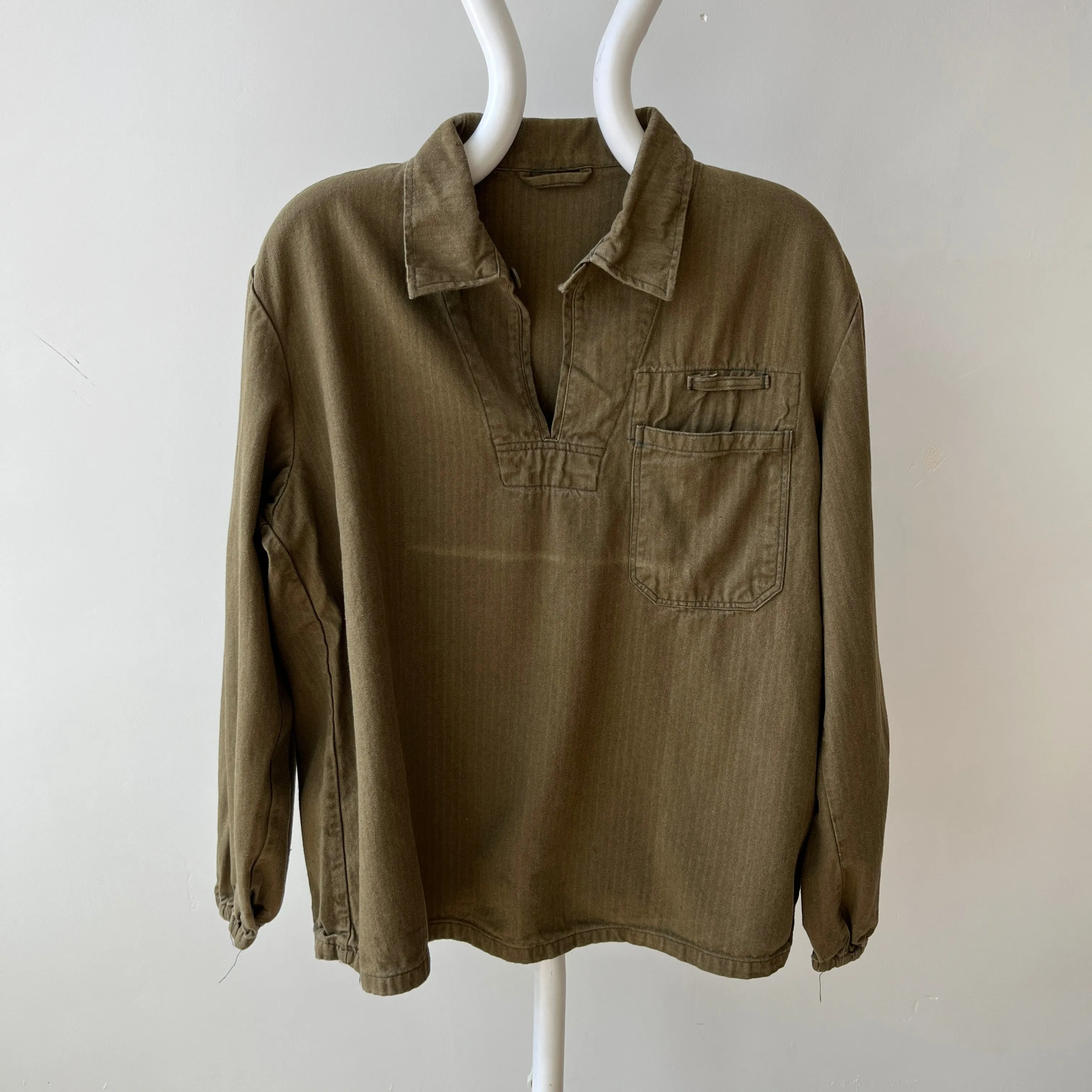1970s HBT Olive Green Cotton Pullover Top with a Single Button
