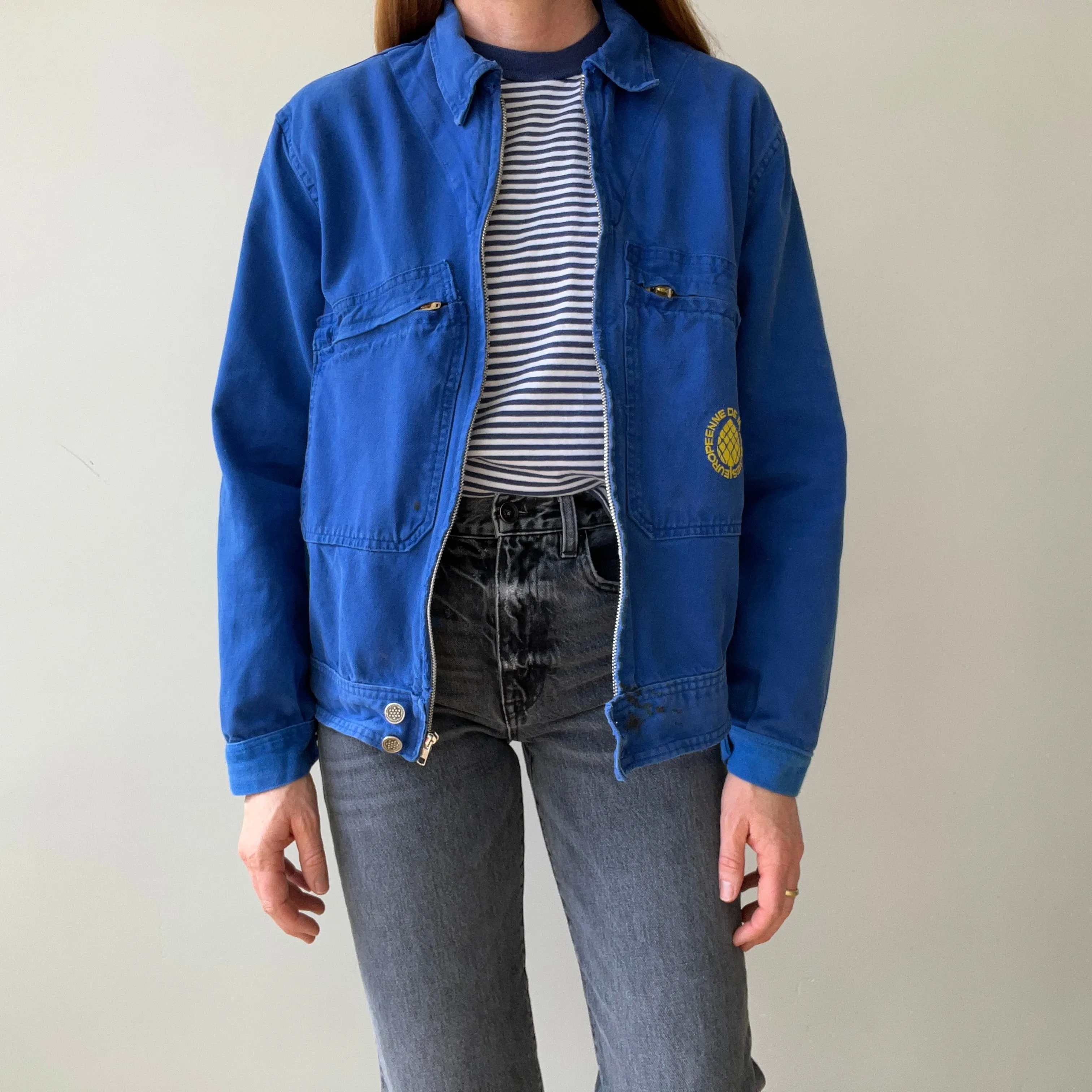 1980s Europeenne De Brasseries Chore Coat with Replaced Zipper and 13 Star Buttons - Lots of Mending