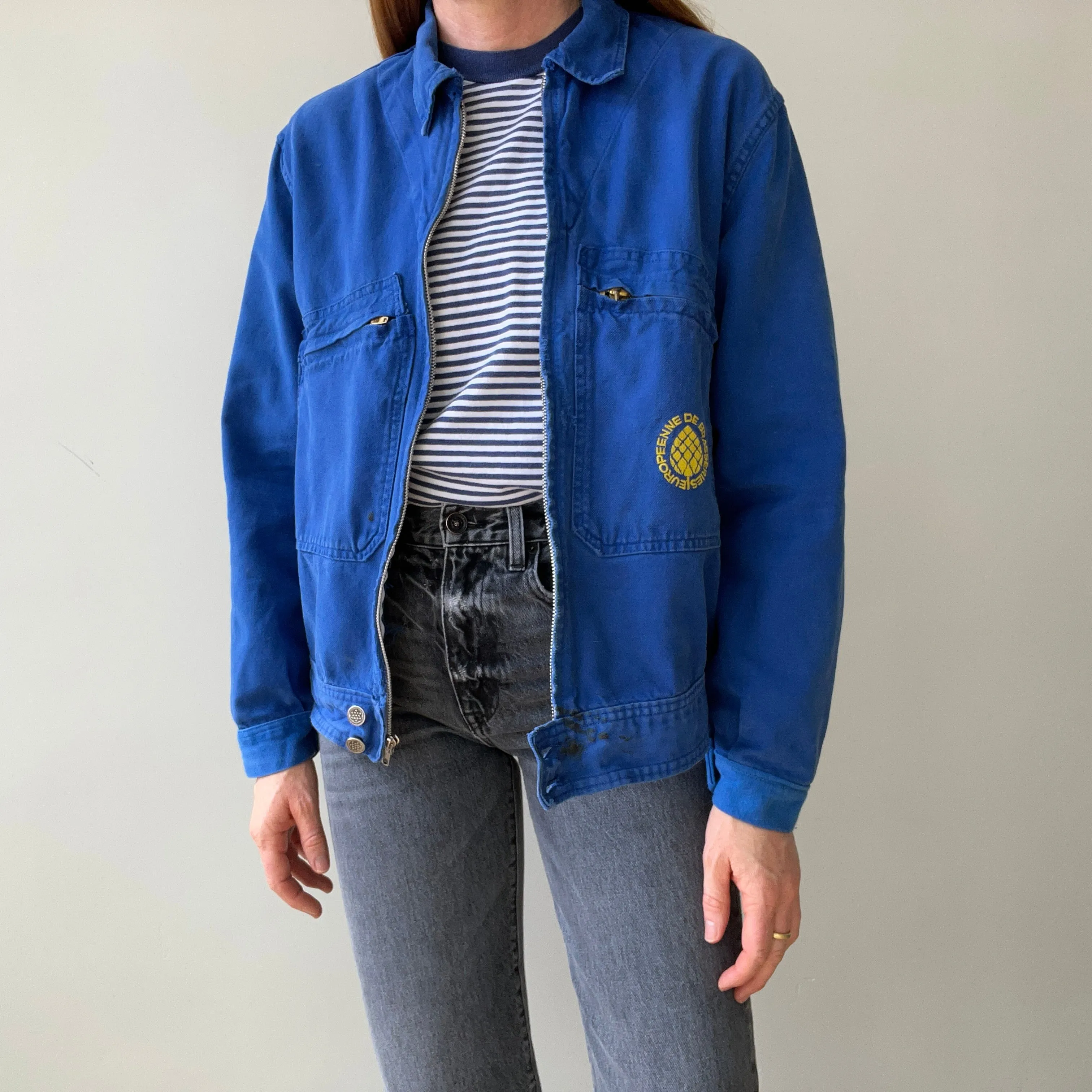 1980s Europeenne De Brasseries Chore Coat with Replaced Zipper and 13 Star Buttons - Lots of Mending