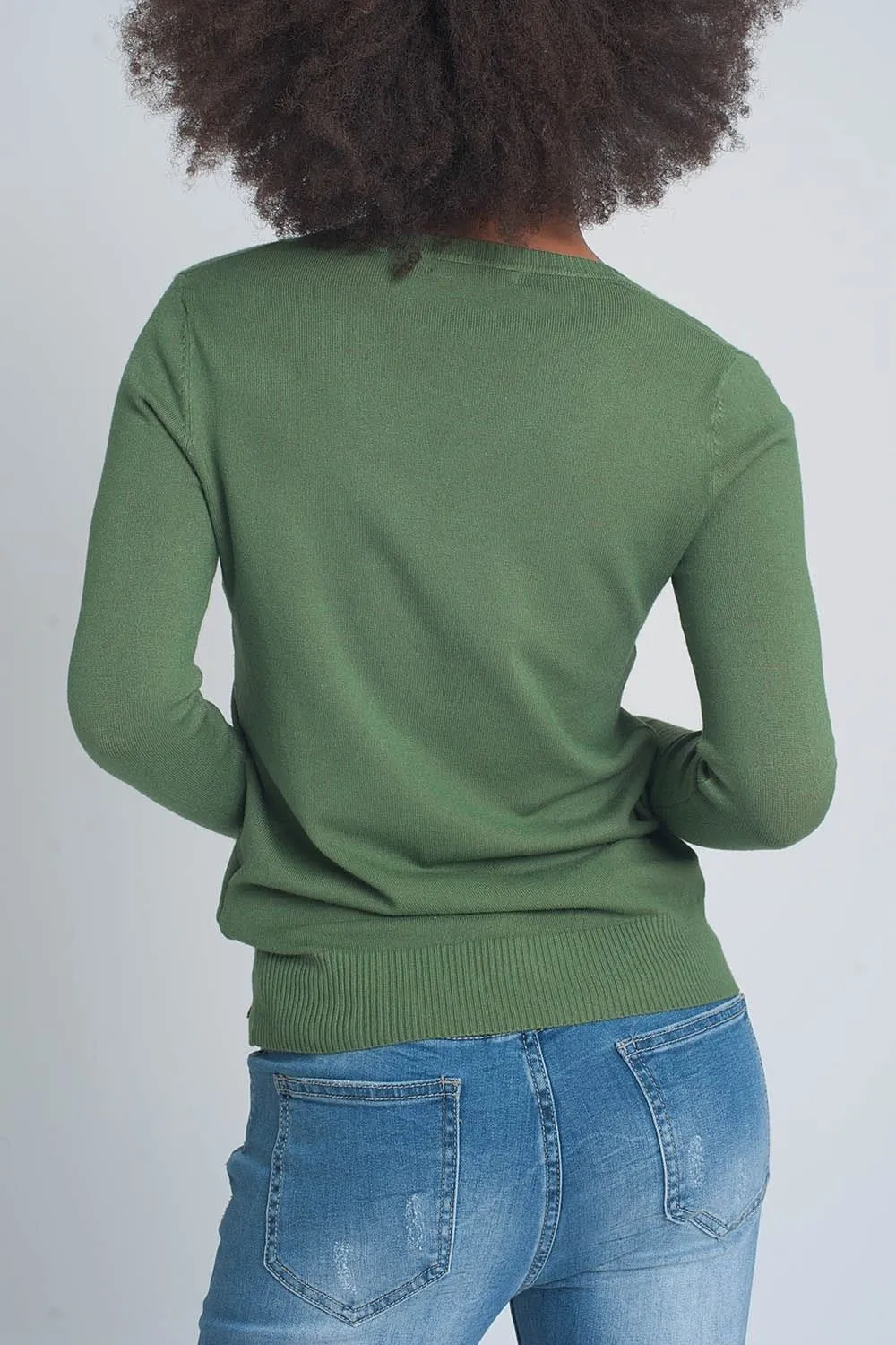 BLUSA / SUETER  BASICO SUAVE CON CUELLO PICO EN COLOR VERDE