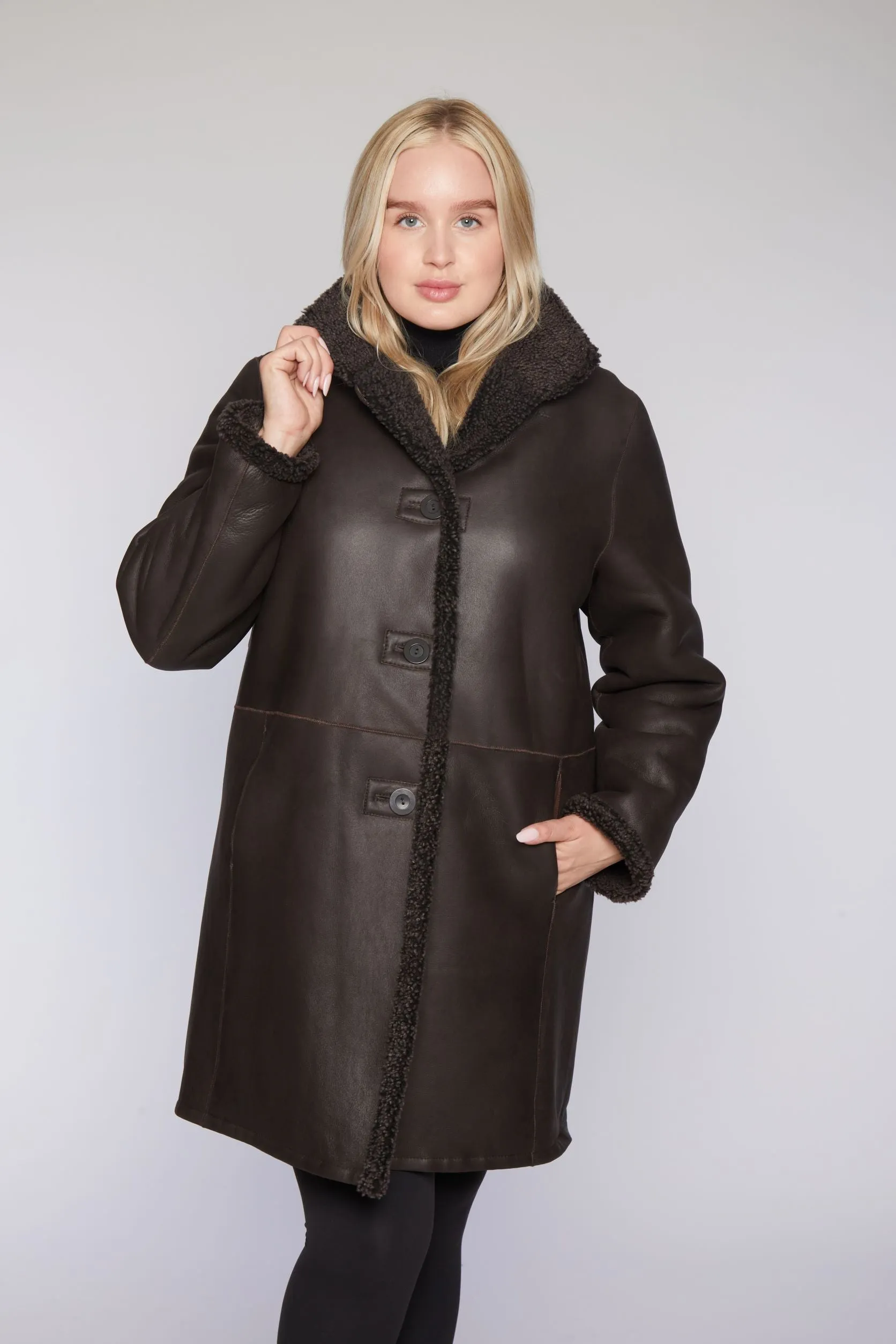 #C527 Curve-Sizing Shearling Reverses to Soft Napa